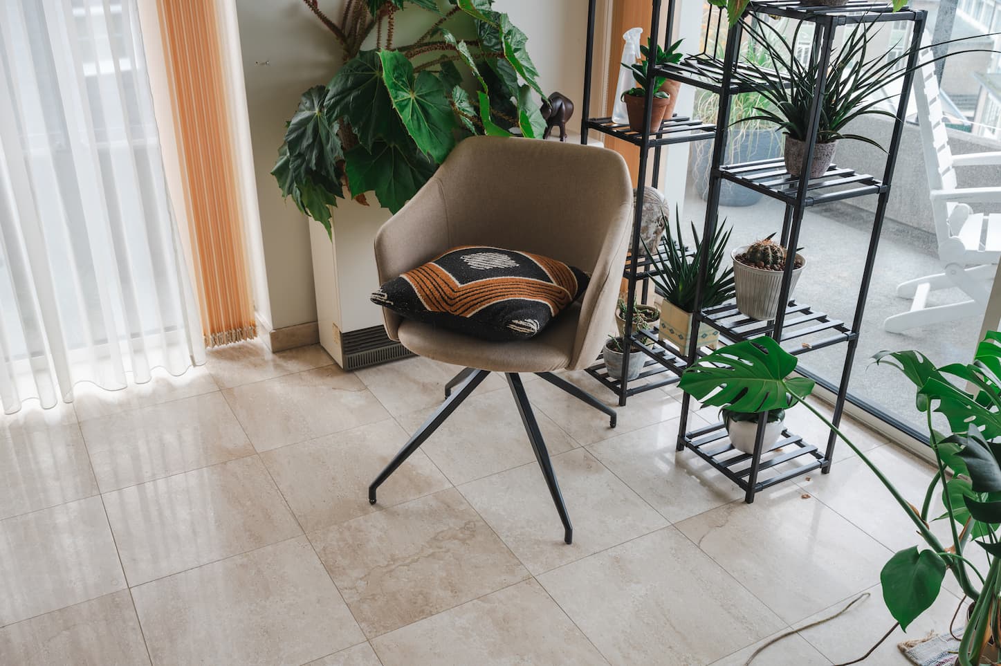 Quelle couleur de mur avec un sol travertin