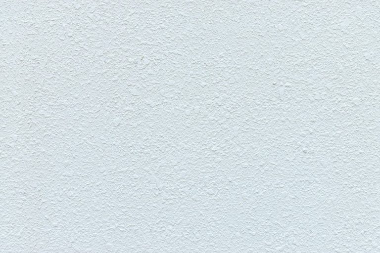 Comment habiller un mur en crépi intérieur : mes solutions testées et approuvées