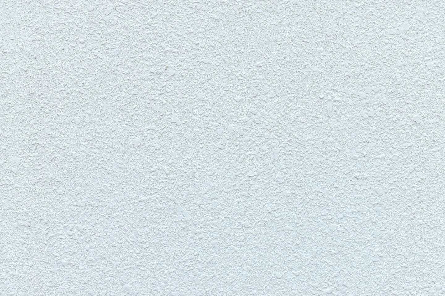 Comment habiller un mur en crépi intérieur : mes solutions testées et approuvées