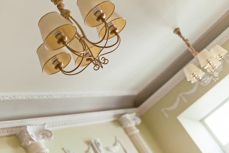 Comment donner de la hauteur à un plafond bas