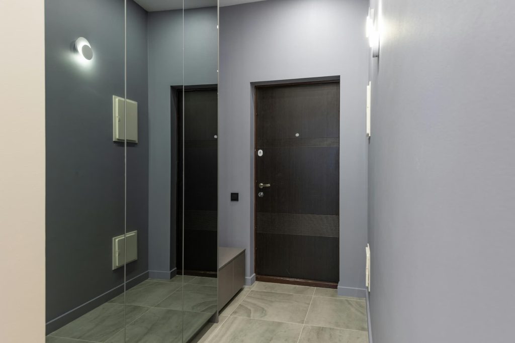 Comment nettoyer une porte en alu gris anthracite