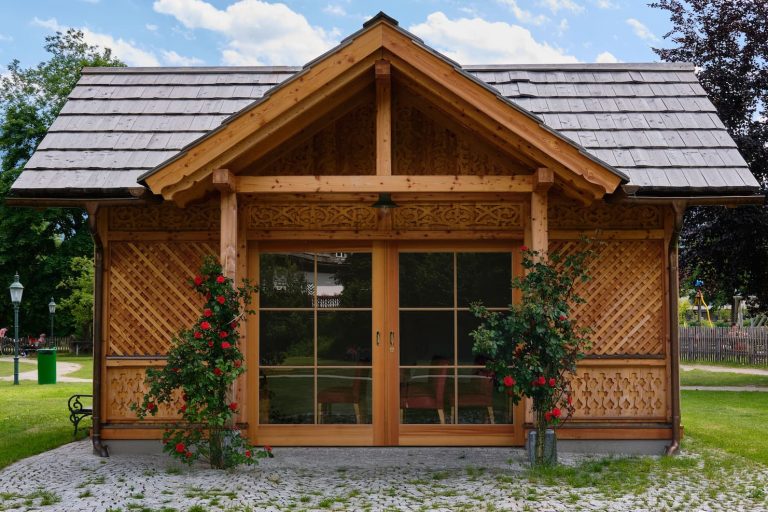 Fabriquer une porte coulissante pour abri de jardin