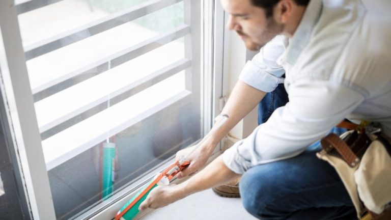 Fenêtres PVC et volets roulants : comment améliorer le confort de son logement ?