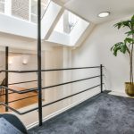 Les avantages d’un garde-corps sur mesure pour votre intérieur