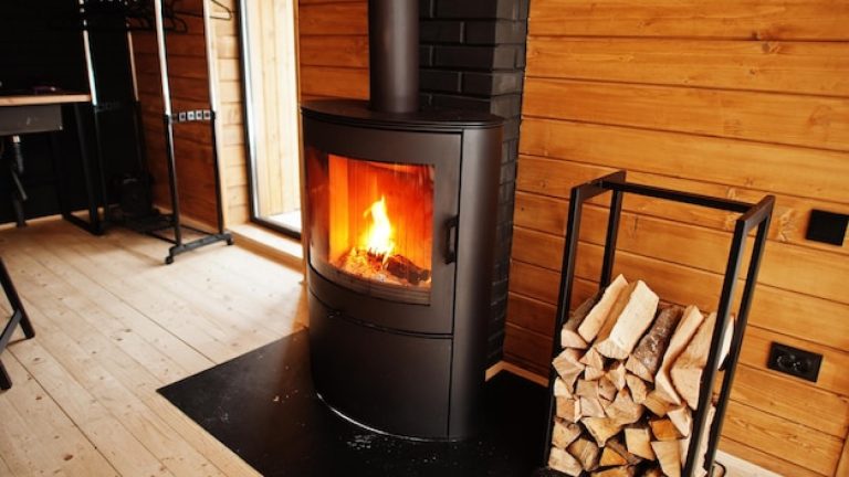 Comment optimiser les préparatifs de l’hiver grâce à un équipement du salon adapté